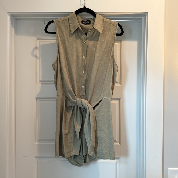 Never Worn! Fabrik Sage Green Romper with front tie. Size M - Picture 3 of 5